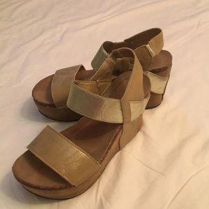 Gold wedges